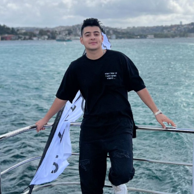 Whale Chanel
