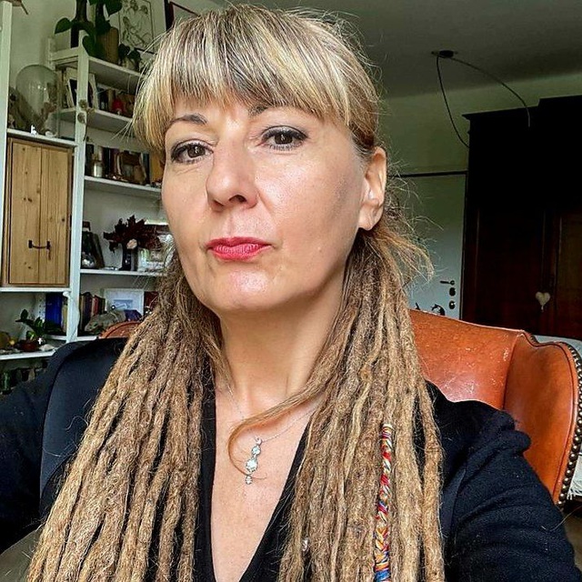 Raffaella Regoli canale ufficiale